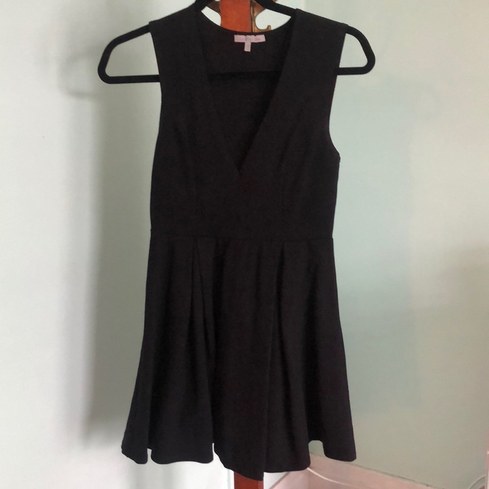 Black V neck Dress 👗